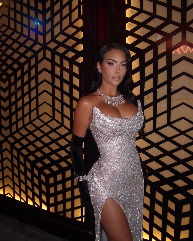 30+ Top Georgina Rodriguez Hot and Sexy Pictures: Bikini Images of [Georgina Rodriguez]