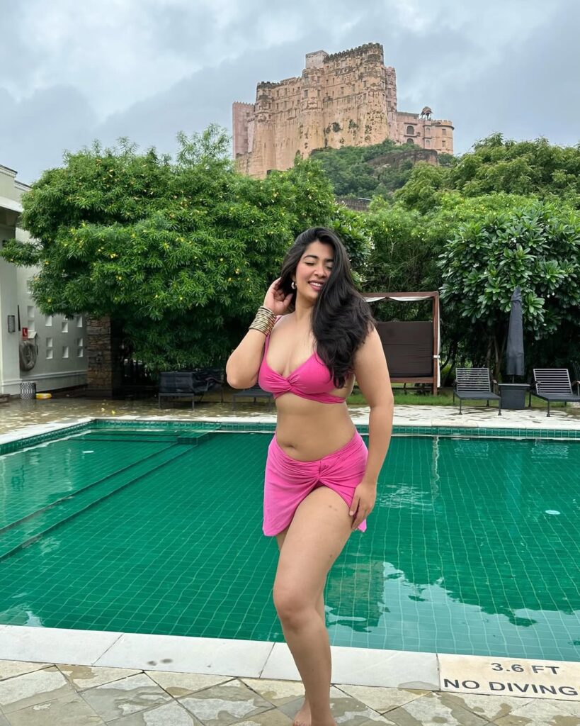 10+ Top Nikita Sharma Hot and Sexy Pictures: Bikini Images of [Nikita Sharma]